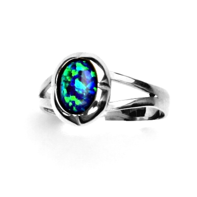 Zlatý prsten, bílé zlato, zelený syntetický opál, T 1374