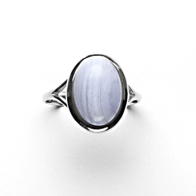 Zlatý prsten, přírodní chalcedon, bílé zlato, T 1454