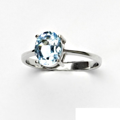 Zlatý prsten, bílé i žluté zlato, přírodní topaz sky 9x7 mm - T 1244