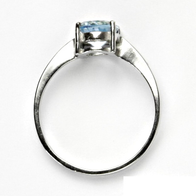 Zlatý prsten, bílé i žluté zlato, přírodní topaz sky 9x7 mm - T 1244