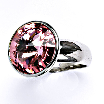 Zlatý prsten se Swarovski krystalem light rose , bílé i žluté zlato - T 1372