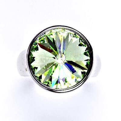 Zlatý prsten se Swarovski krystalem chryzolit, bílé i žluté zlato - T 1372